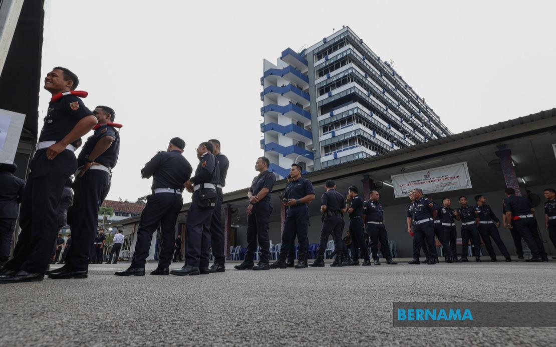 Military and Police Hold Early Voting Ahead of Negeri Sembilan State Election