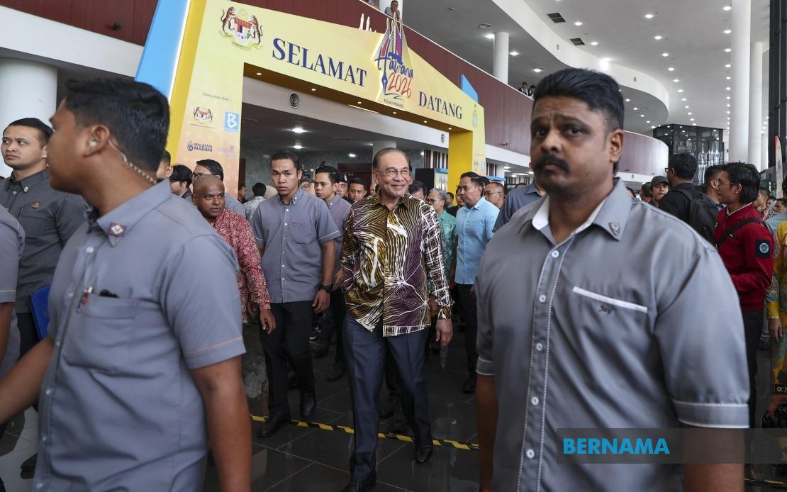 PM Anwar Officiates HAWANA 2026 Celebration in Butterworth, Recognising Journalism Excellence