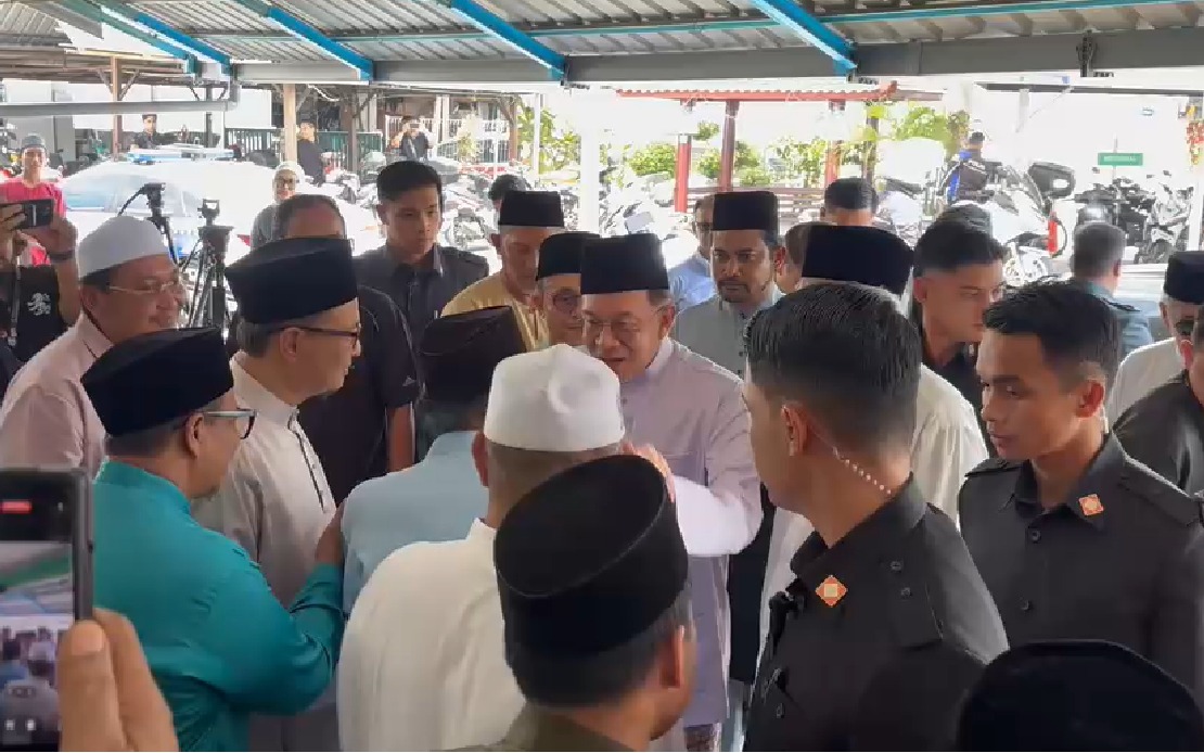 Government to Build Affordable Housing for Civil Servants, Says PM Anwar
