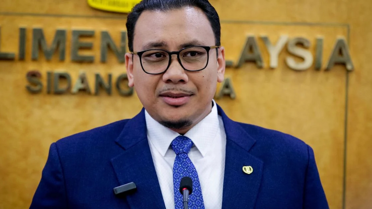 PAS Youth Leader to Sue Over Alleged Facebook Insult to His Father