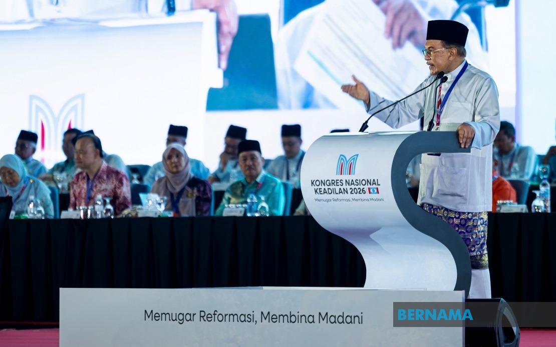 Anwar Rejects Zahid Rift Claims, Says Coalition Tensions Manageable