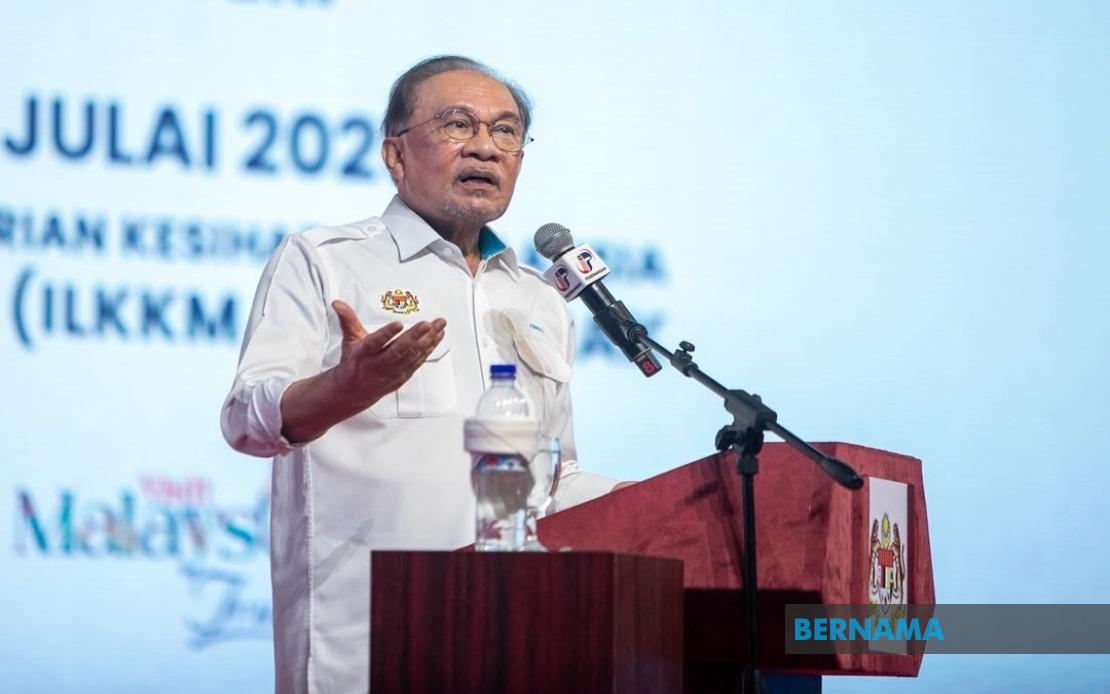 PM Anwar Calls on Youth to Honour Independence Struggle at National Month Launch