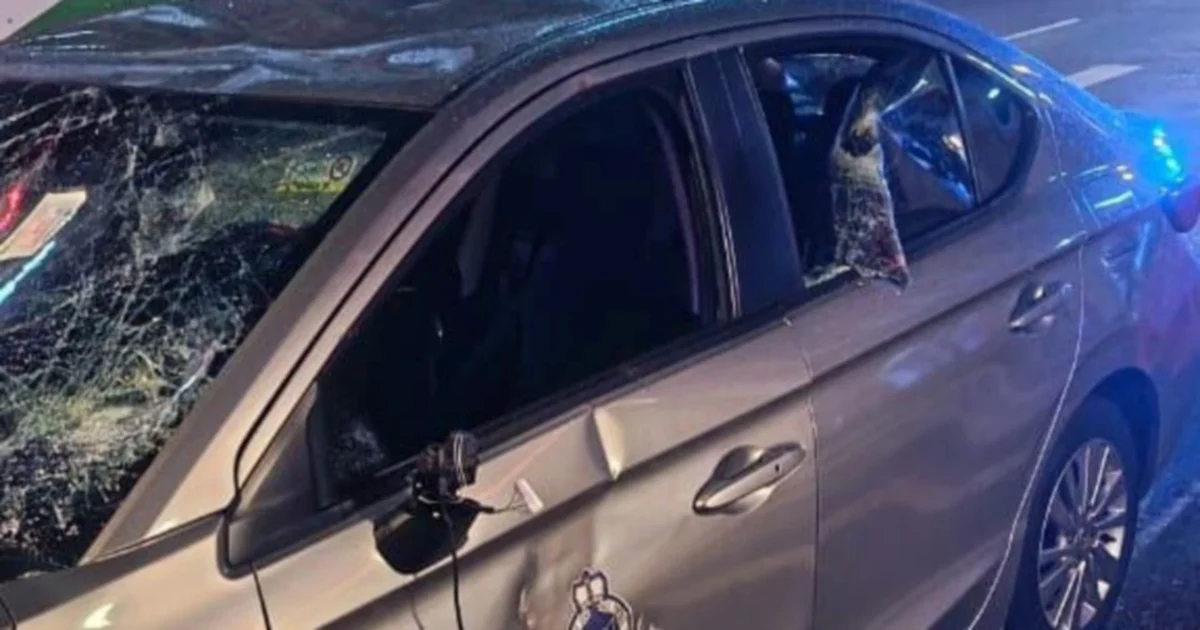 Foreign Homeless Man Arrested After Allegedly Vandalising Police Car with Brick in Central KL