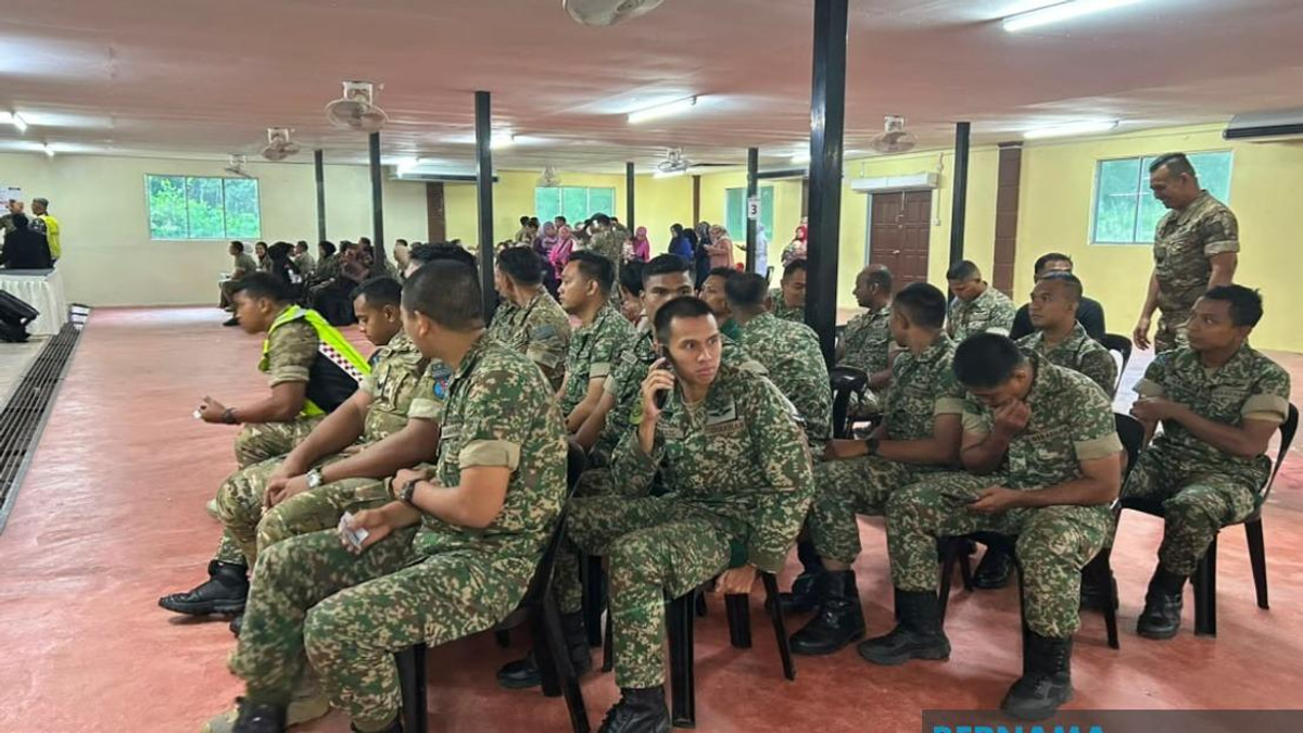 Saifuddin and Khaled Urge Johor Early Voters to Honour Democratic Duty