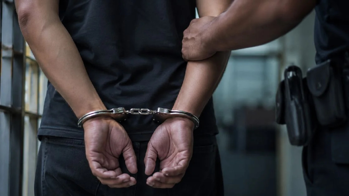 Five arrested after missing teenage cousins found safe in Machang