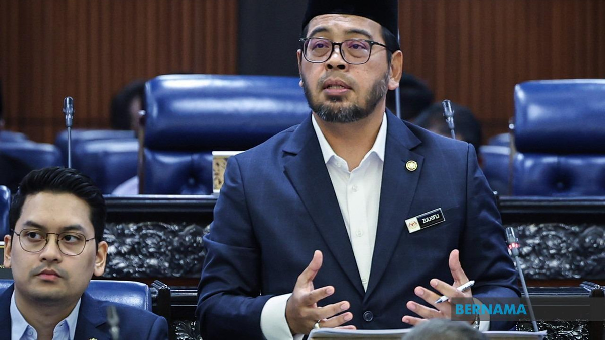 Minister Zulkifli Exposes Tabung Haji's Accounting Deception Using Mak Cik Senah Analogy