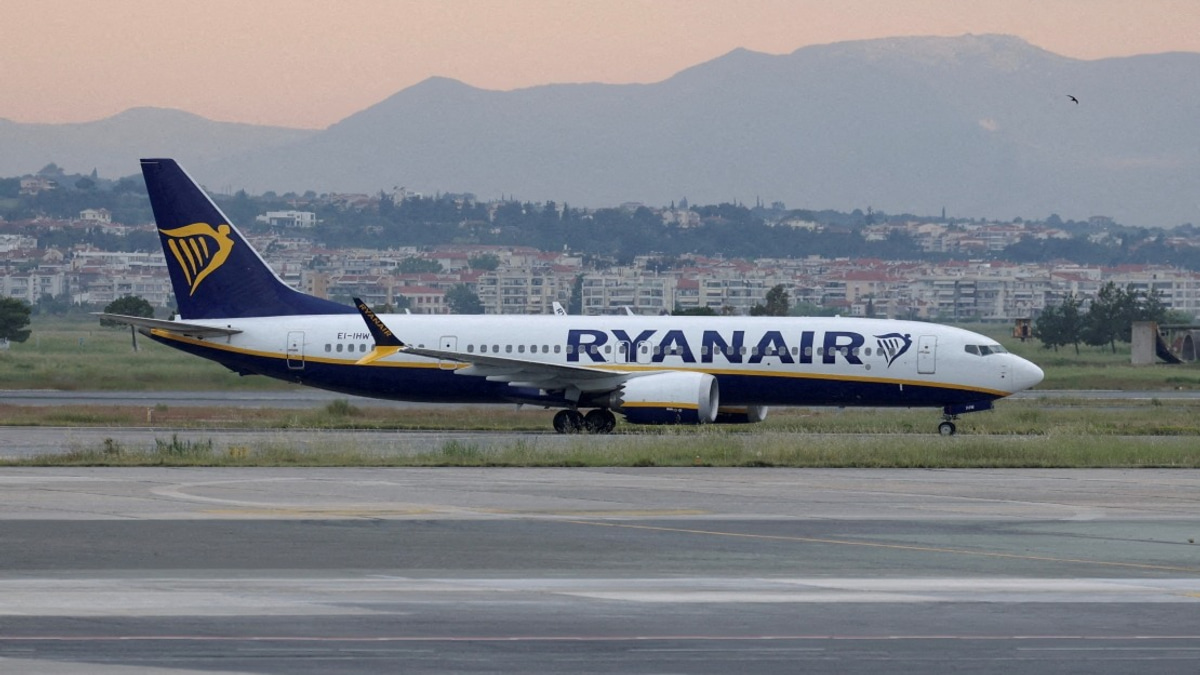 Ryanair Flight Window Shatters Over Greece; Passenger Pulled Back Inside