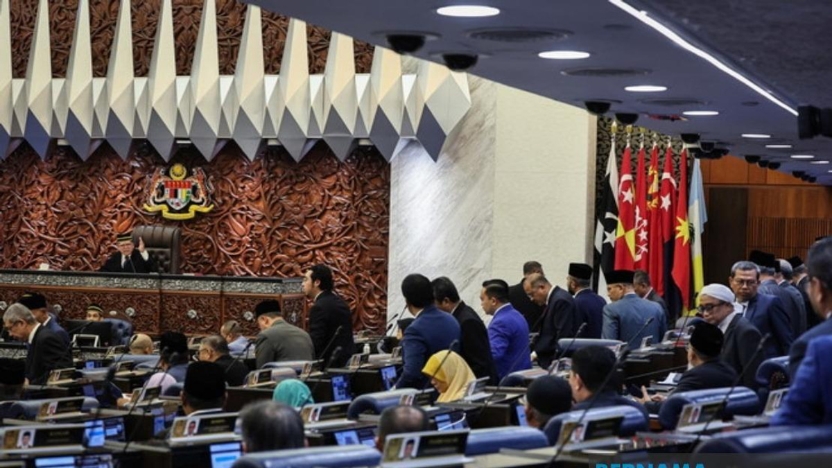 Opposition MPs Walk Out of Tabung Haji RCI Briefing Over PM's Absence
