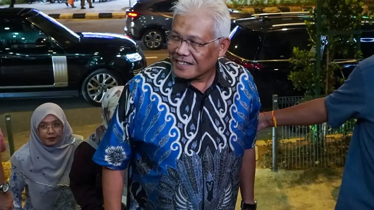 Hamzah and Other Opposition MPs Visit PAS Headquarters Amid Coalition Realignment