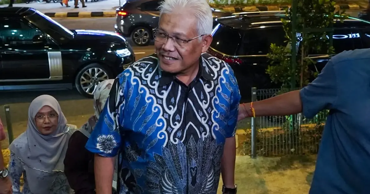 Hamzah and Other Opposition MPs Visit PAS Headquarters Amid Coalition Realignment