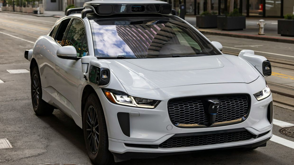 Robotaxis in crisis: emergency delays expose gaps in autonomous vehicle safety