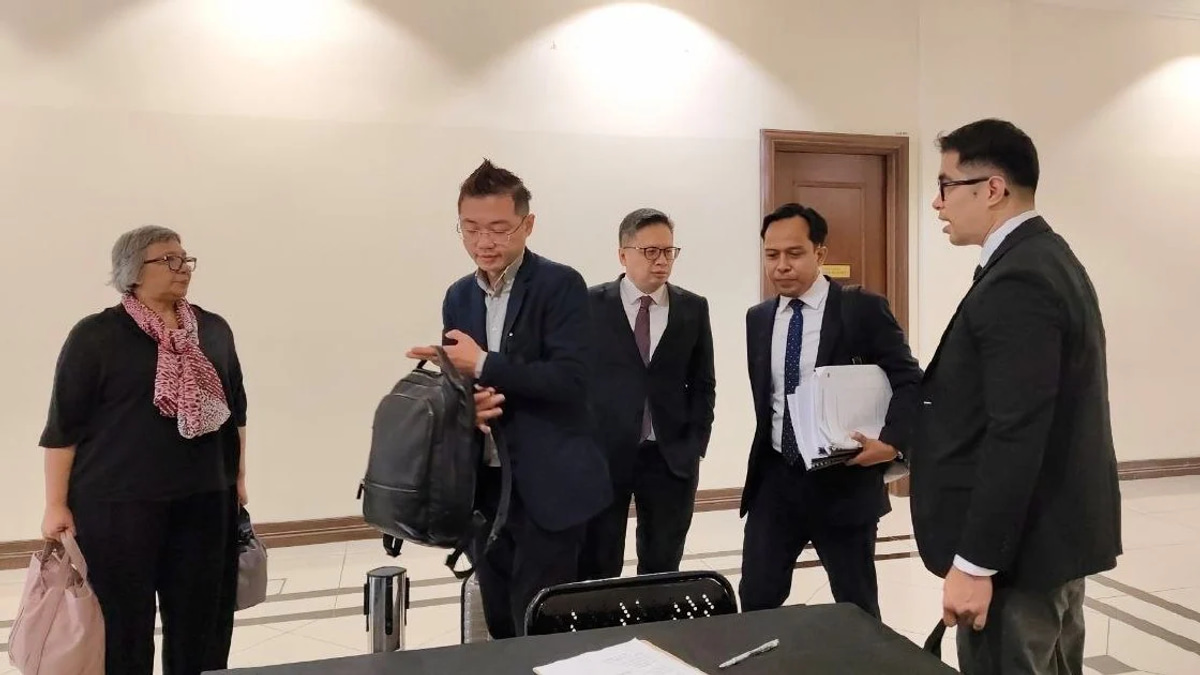 Zara Qairina Mahathir's Writings Show No Signs of Maternal Rift, Court Told