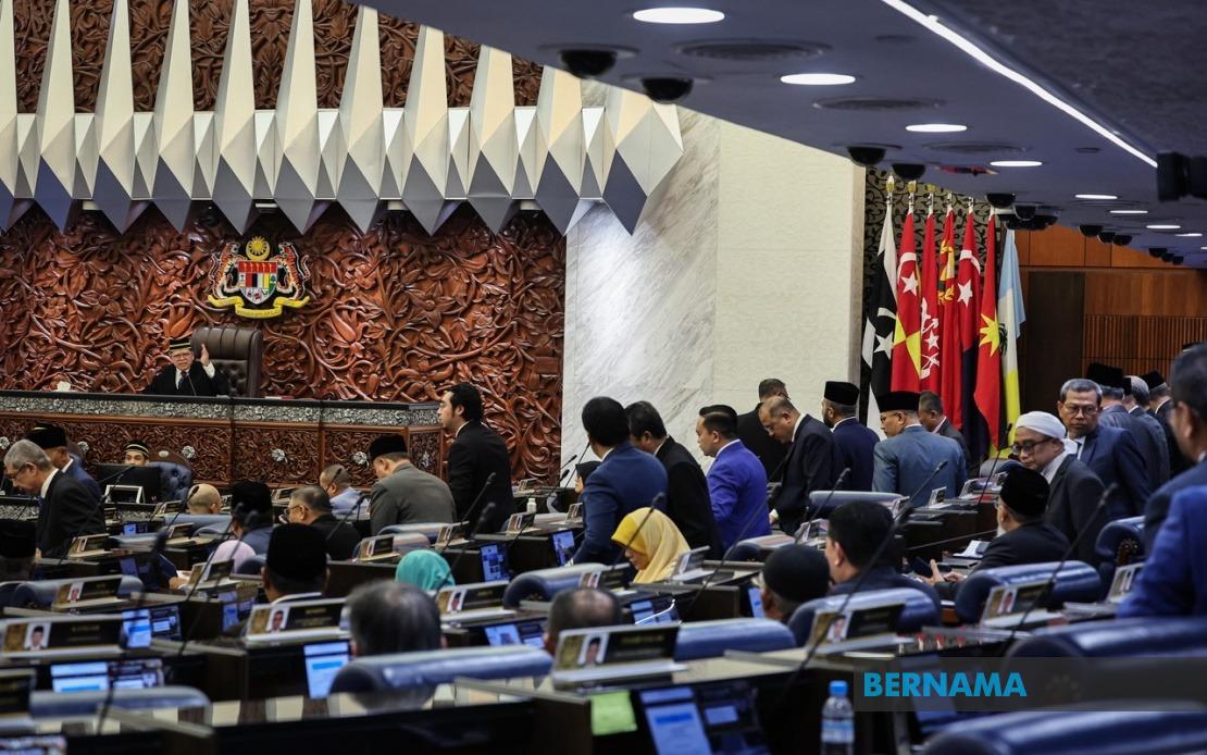 Tengku Zafrul Dismisses PM Absence as Excuse for MPs to Skip TH Debate
