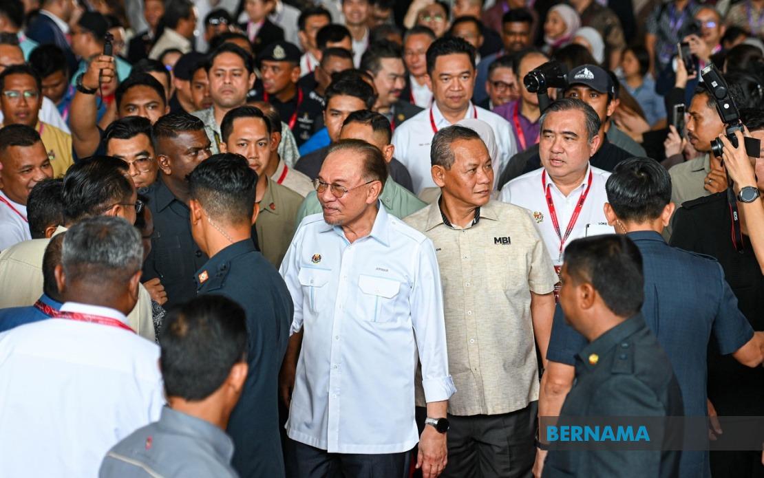 Anwar Seeks Delay on Melaka DAP's Exit from State Government