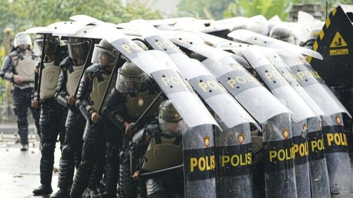 Indonesia's Police-Military Standoff Deepens as High-Profile Prosecutor Faces Scrutiny