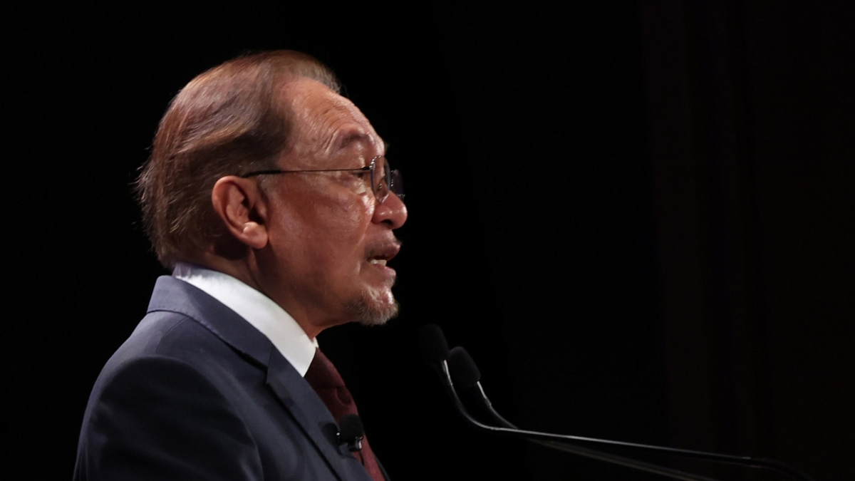 Anwar Files Defamation Suit Against PAS Deputy President Tuan Ibrahim Over Alleged Derogatory Statements