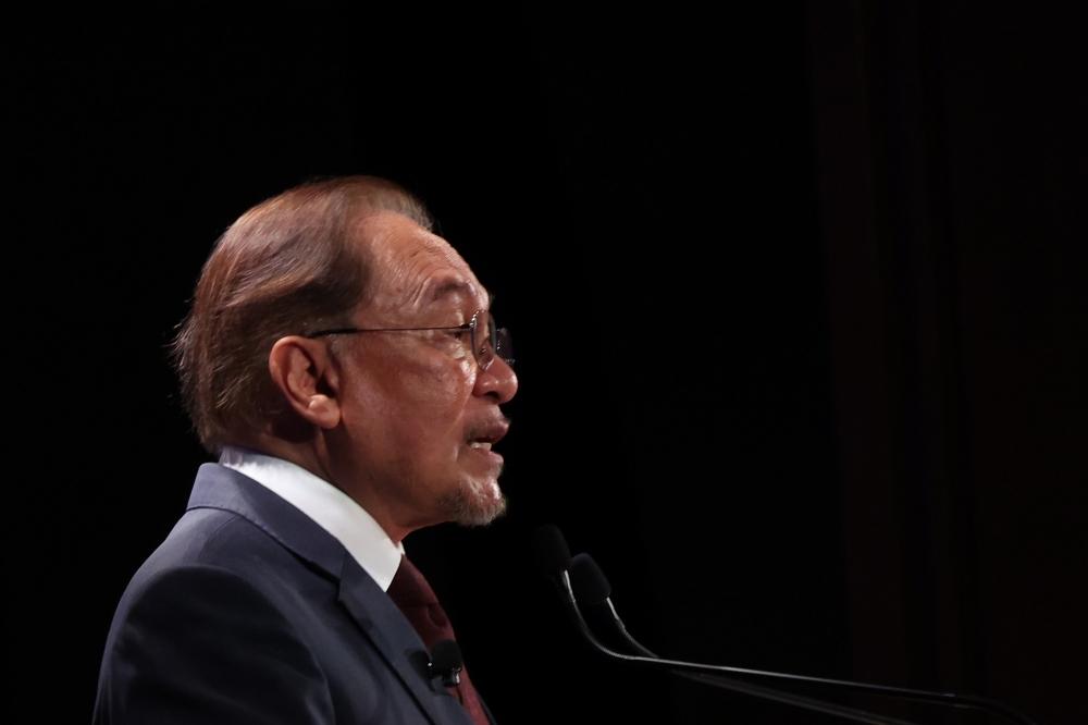 Anwar Files Defamation Suit Against PAS Deputy President Tuan Ibrahim Over Alleged Derogatory Statements