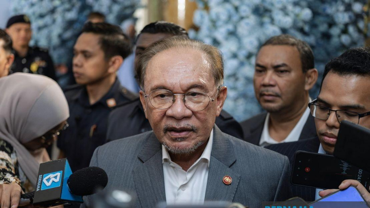 Anwar Awaits Full Briefing On Melaka DAP Exodus From State Government