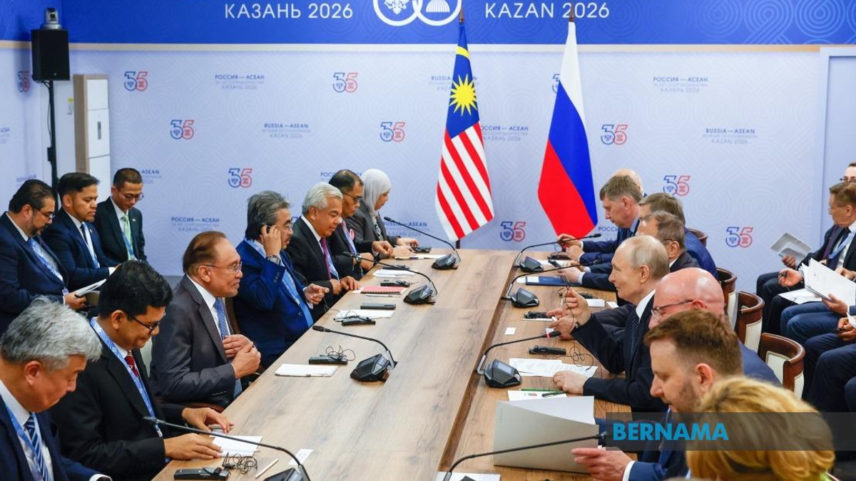 Malaysia Walks Tightrope Between Powers, Anwar Says—Backing Peace Over Superpower Pressure