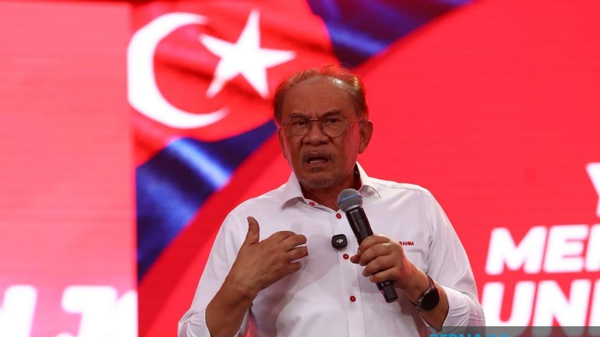 Anwar Rebuts BMW Claims During Johor Campaign Trail