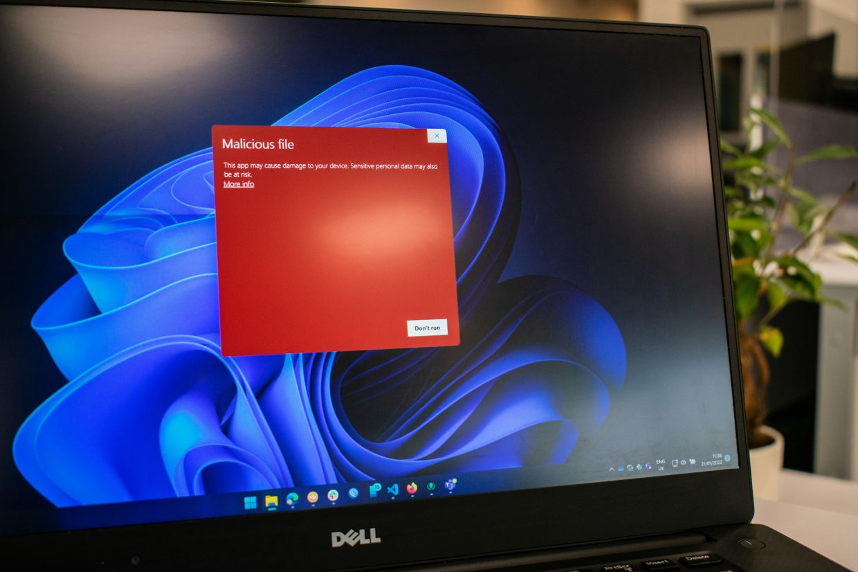MyCert Alerts Malaysians to Sophisticated WhatsApp Malware Targeting Windows Users