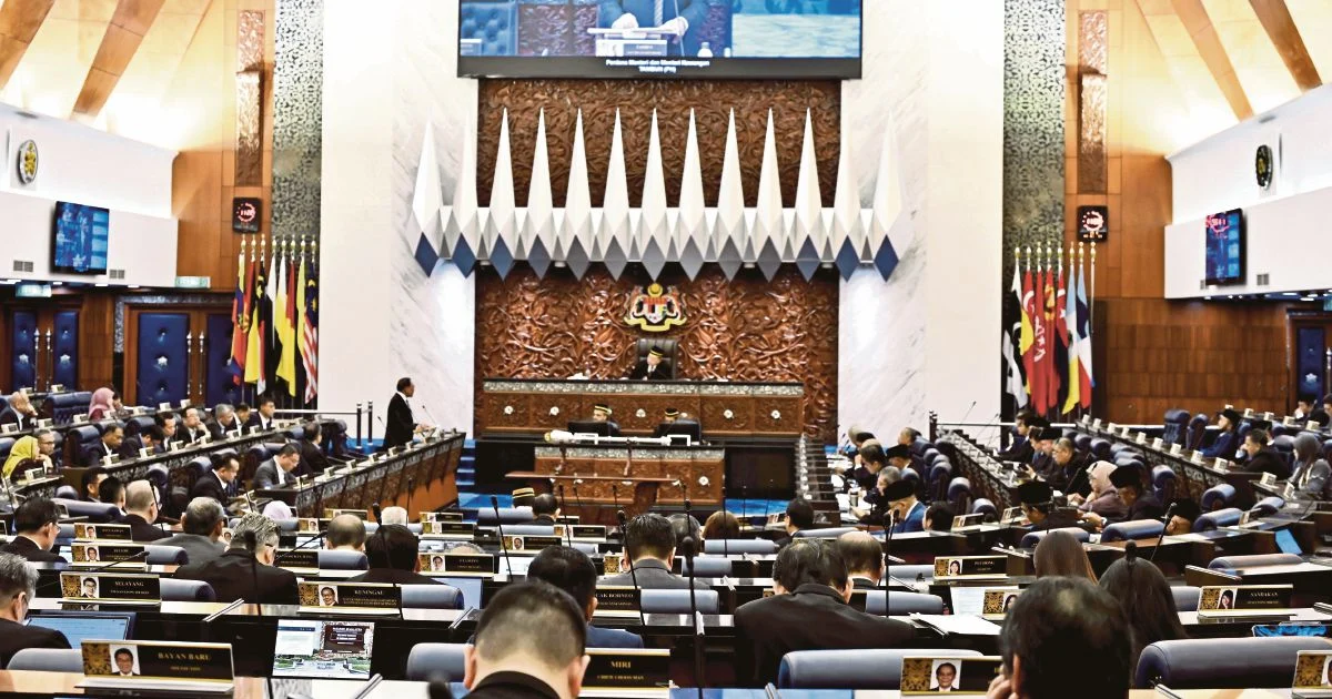 Parliament erupts as Takiyuddin and government MP clash over PAS-Bersatu tensions