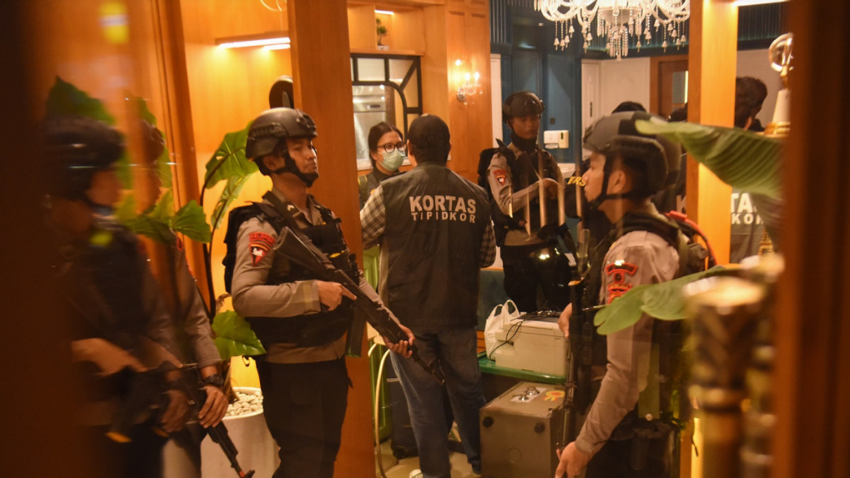 Jakarta's Biggest Scandal in Years: Deputy Attorney General Under Investigation After Police Raid Uncovers US$26.3 Million in Gold and Cash