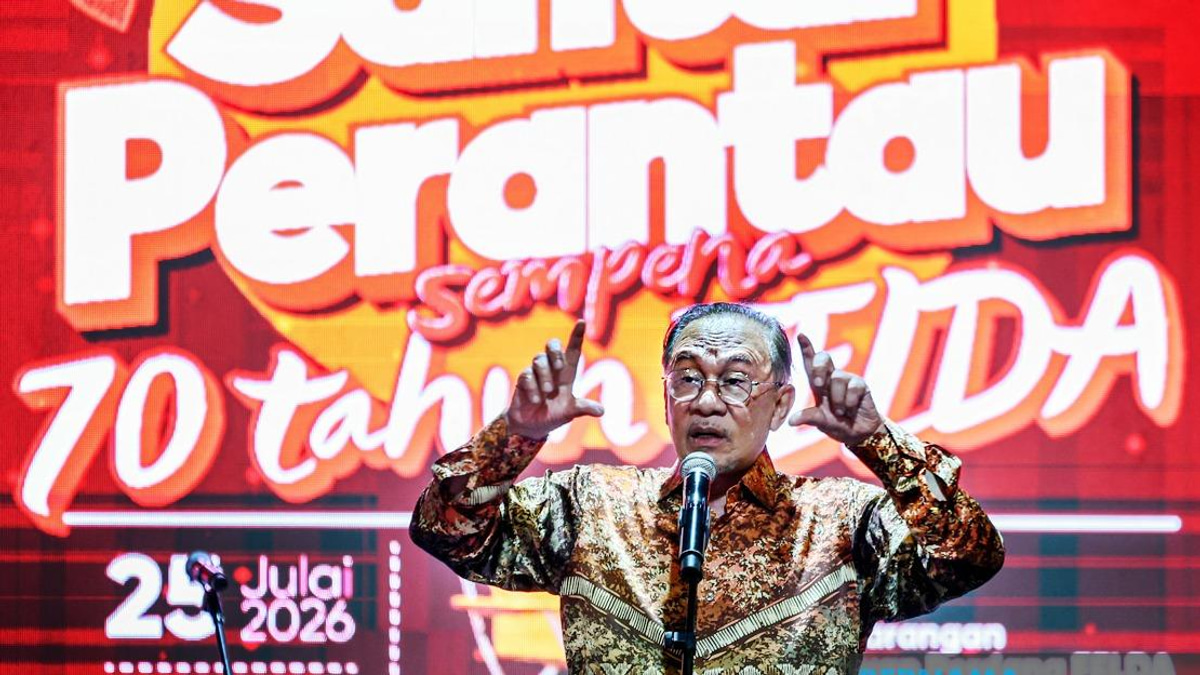 Anwar Pushes For Swift Implementation of Seven Felda Support Initiatives