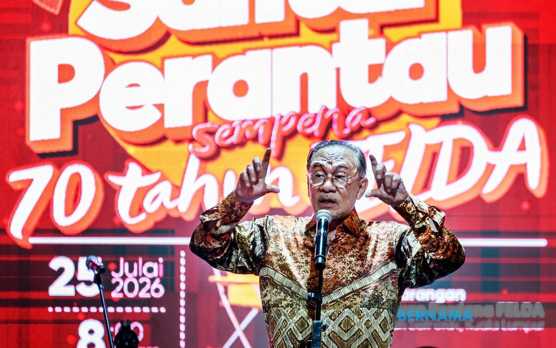 Anwar Pushes For Swift Implementation of Seven Felda Support Initiatives