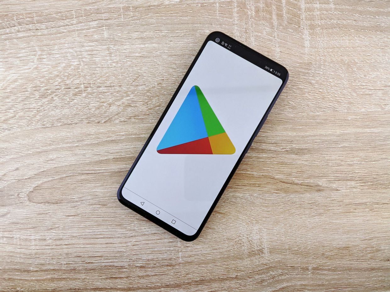 Google Backs Down on App Store Plan, Will Allow Rivals Within Play Store