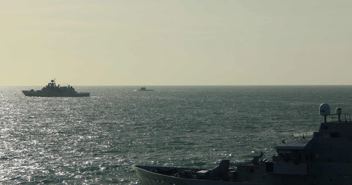 UK PM Downplays 'Sinister' Label for Russian Warship Incident in English Channel