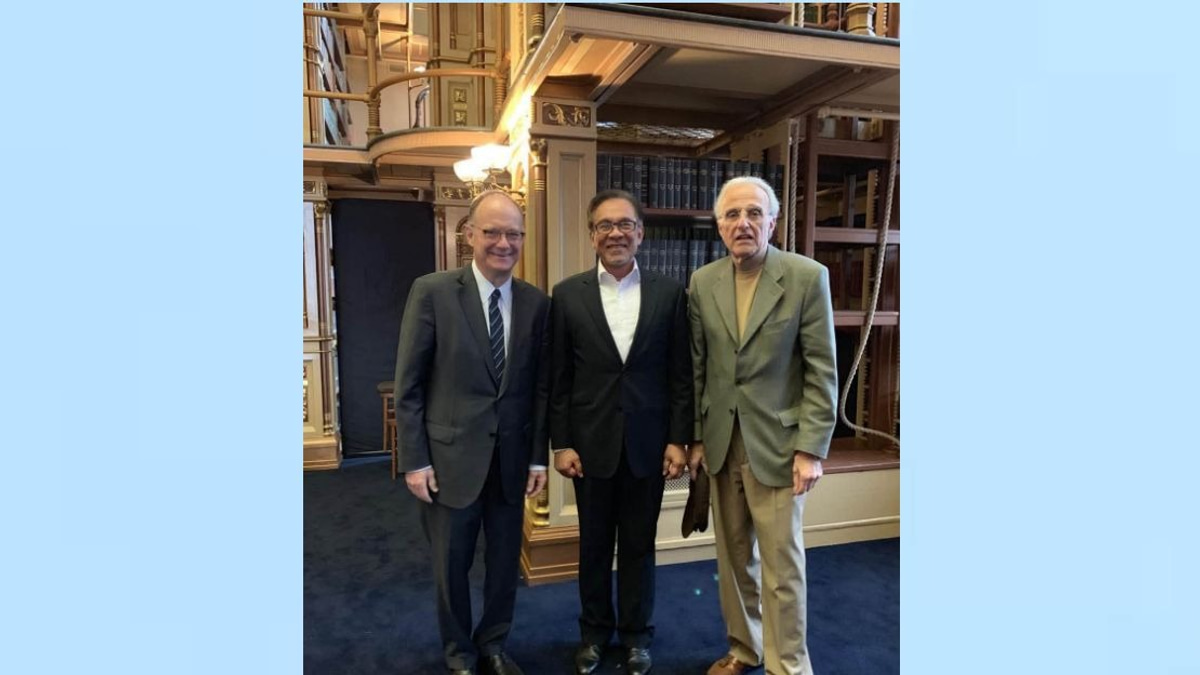PM Anwar Tributes Influential Islamic Scholar John Esposito