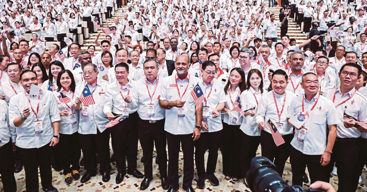 DAP Issues Year-End Deadline to Anwar on Institutional Reform Bills