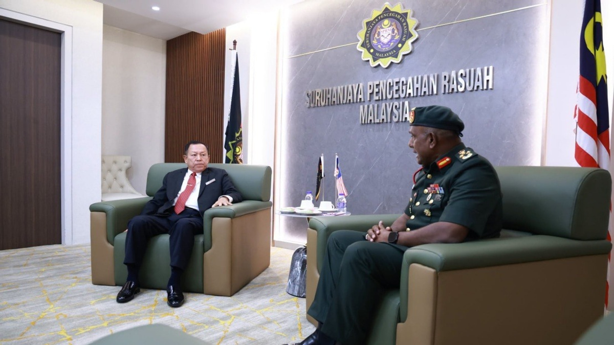 MACC and Armed Forces Forge Closer Alliance Against Corruption