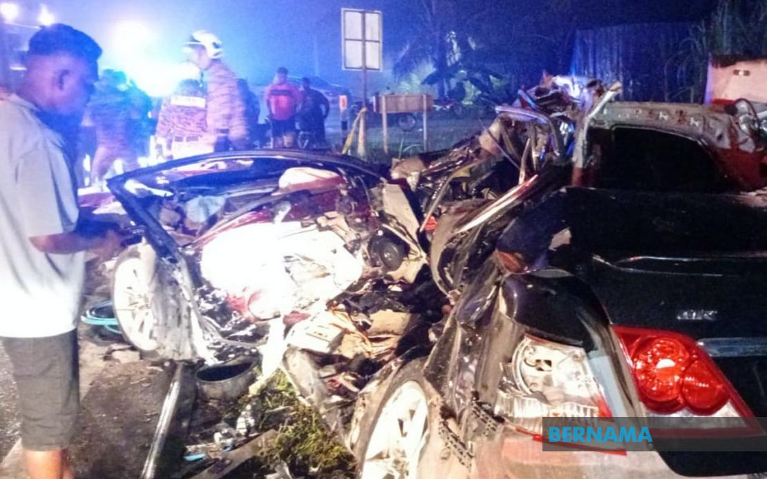 PM Anwar Offers Condolences to Families of Six Killed in Bentong Highway Collision