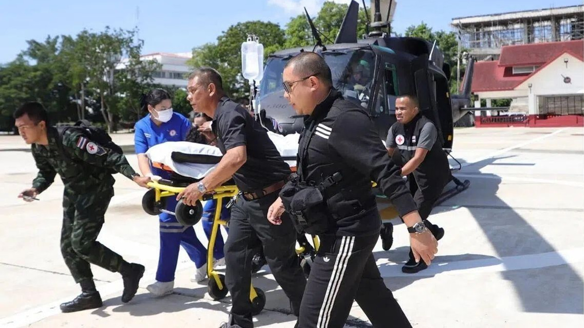 Twin bomb attacks wound 11 police officers across southern Thailand provinces