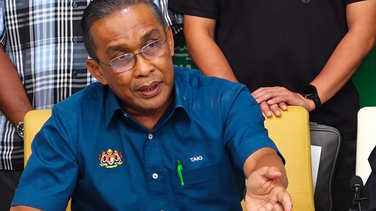 Hamzah Zainudin Returns as Opposition Leader with 61-MP Coalition Support