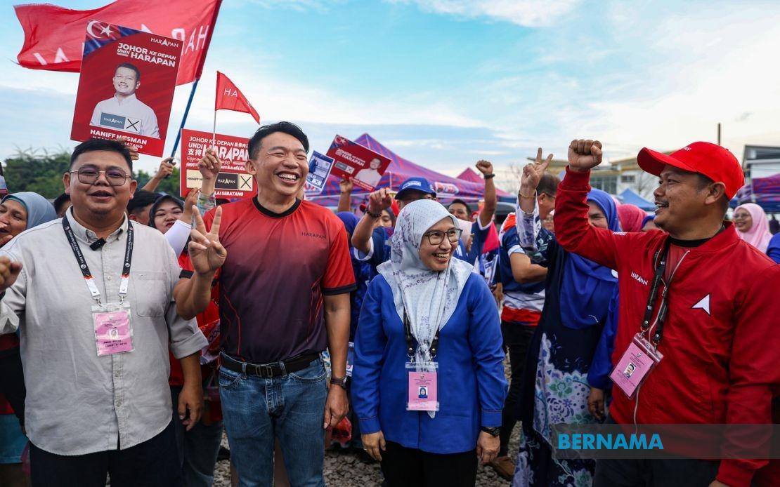 Johor Campaign Trail Shows Civility as Rival Candidates Exchange Pleasantries at Night Market