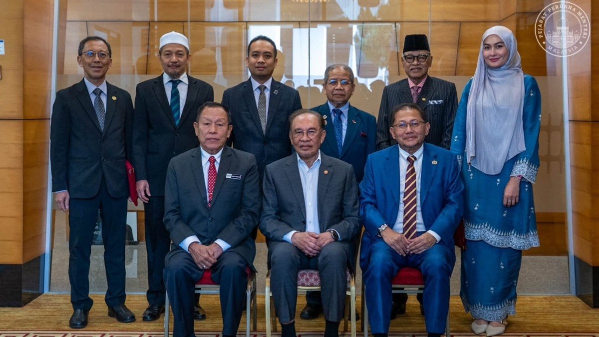Combating Corruption Demands Unified Front Across All Sectors, Says Anwar