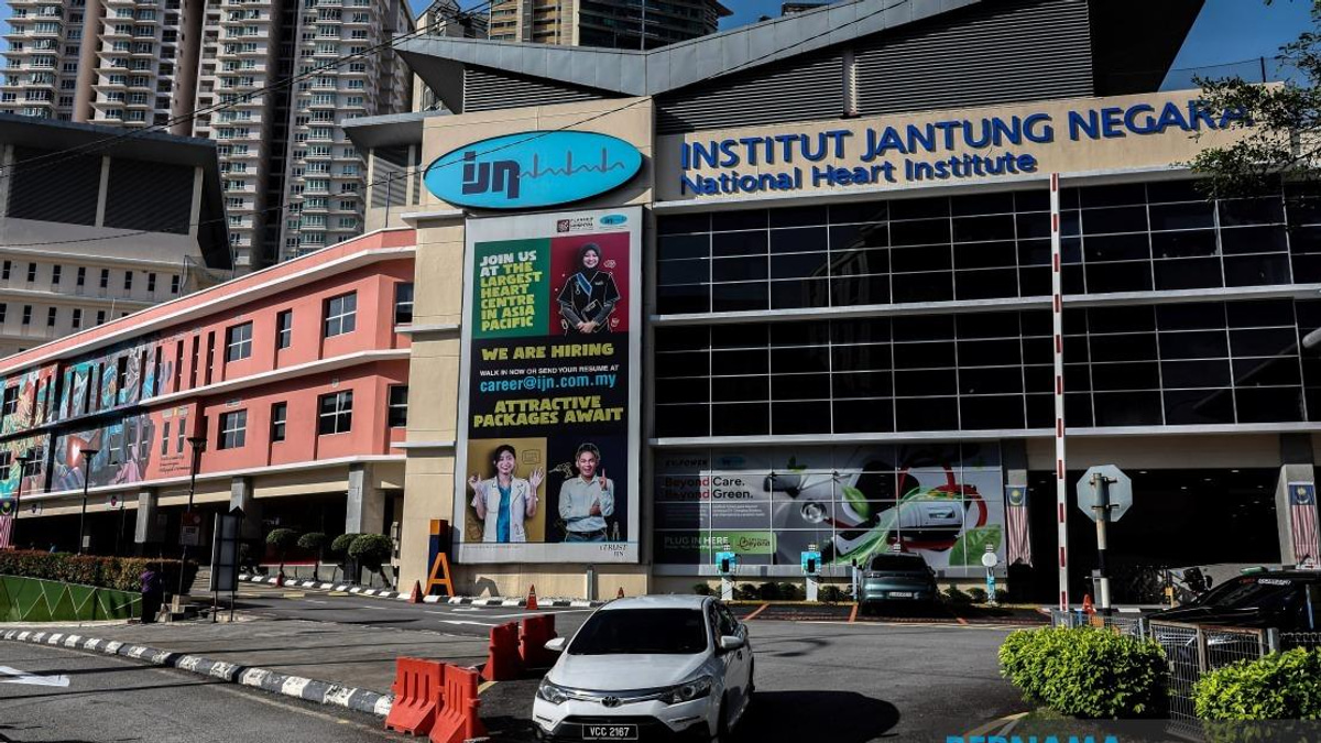 Anwar Visits Fadillah and Ismail Sabri at IJN, Reports Positive Health Progress