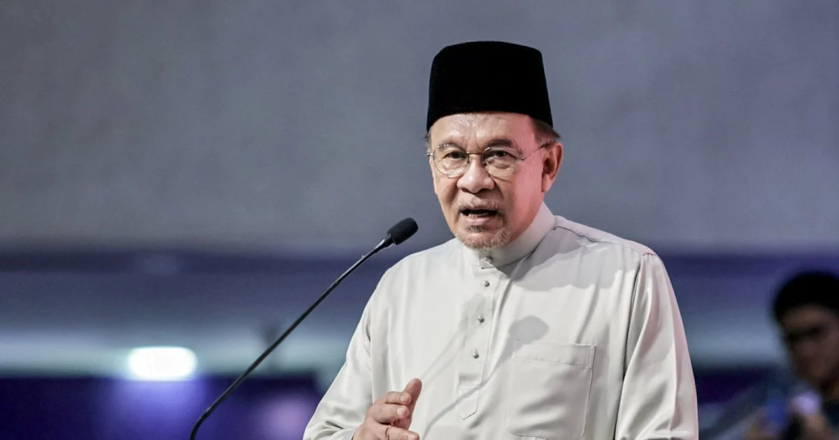Tunku Mahkota of Johor receives PM in cordial Kuala Lumpur meeting