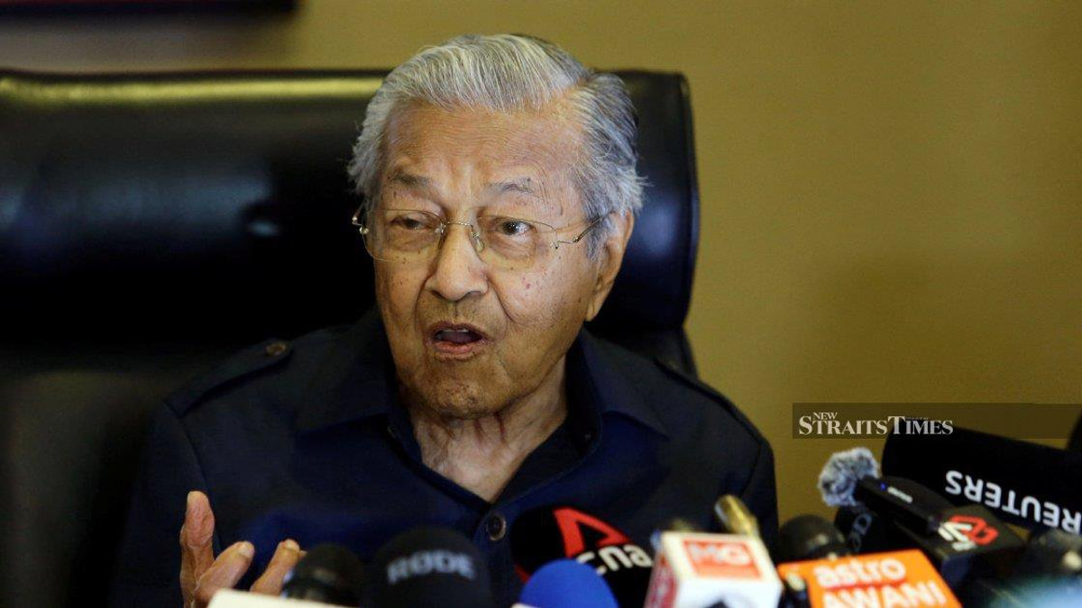 Dr Mahathir's RM150 Million Defamation Case Against Anwar Ibrahim Hinges on Medical Assessment