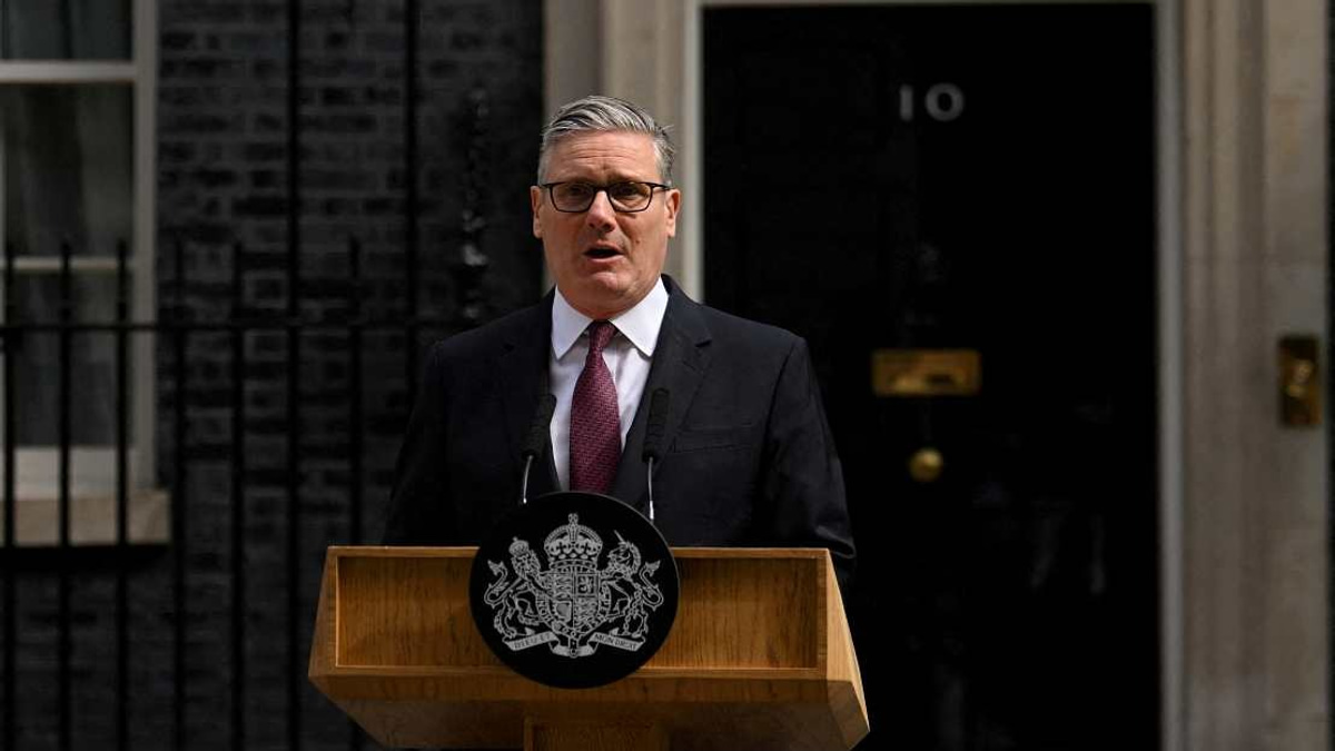 Starmer to Step Down as Labour Leader, Hopes to Hand Over Before Parliament Returns