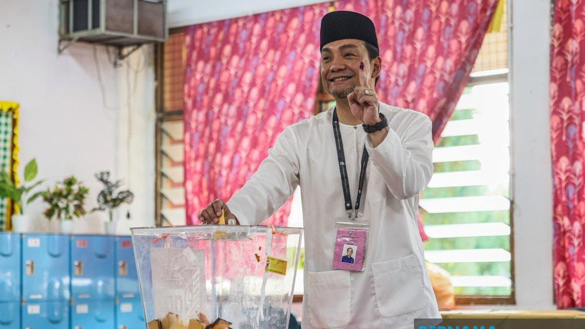 Onn Hafiz Votes in Johor State Election Bid for Second Term