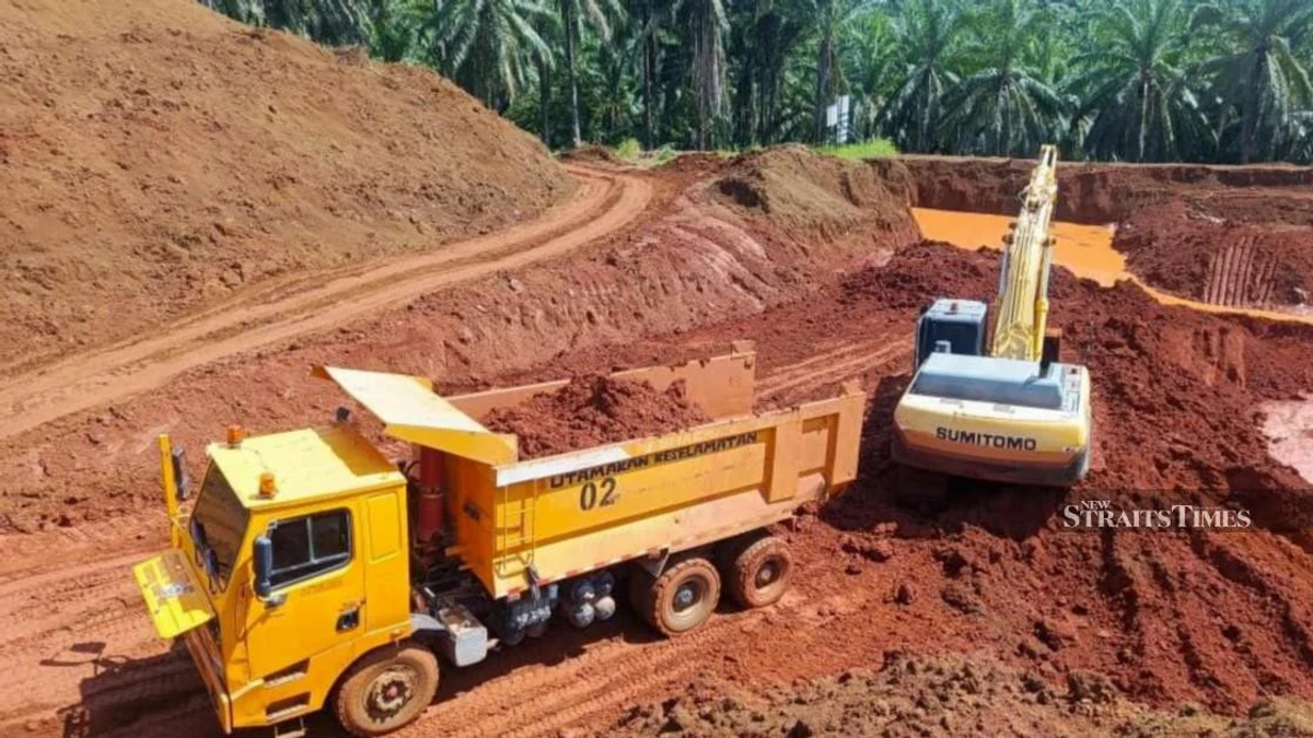 Two arrested in Marang for illegal silica sand operation worth RM1.8 million