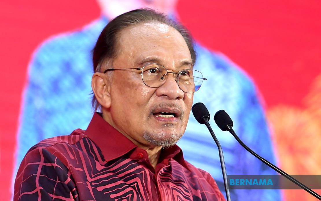 PM Anwar Maintains Strongest Approval Rating Among National Leaders