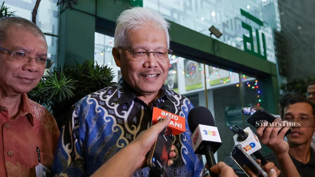 Hamzah to resume opposition leader's seat as Malaysia's parliamentary alignment shifts