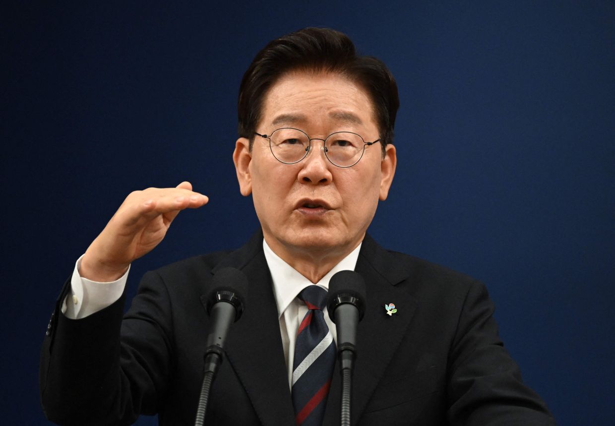 South Korea's President Lee Jae Myung faces historic approval slump as negative views overtake positive sentiment