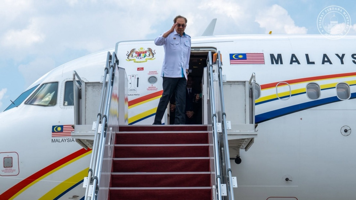 PM Anwar Heads to Russia for ASEAN-Russia Summit Marking 35 Years of Ties