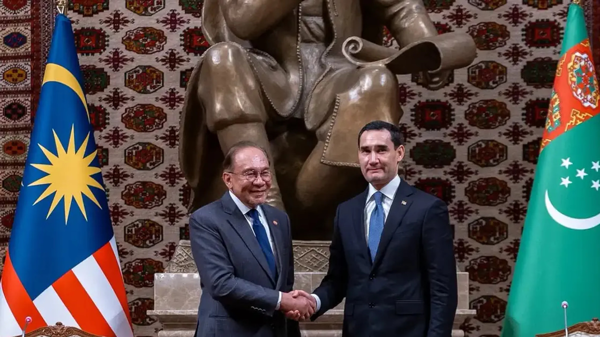 Anwar's Energy Diplomacy Creates Diverse Global Supply Network, Analysts Say
